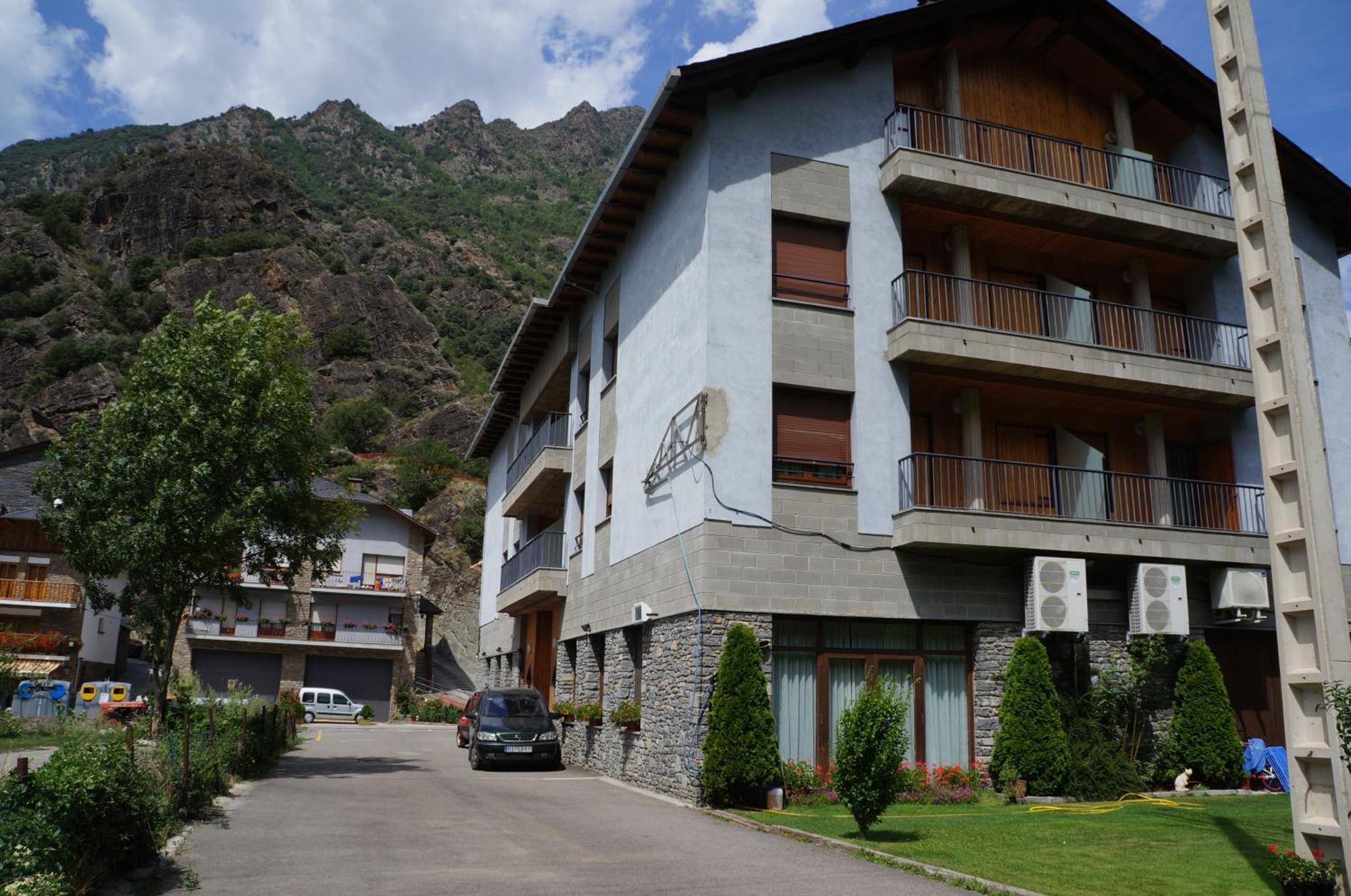 Hotel Puitavaca Ribera de Cardós Екстериор снимка